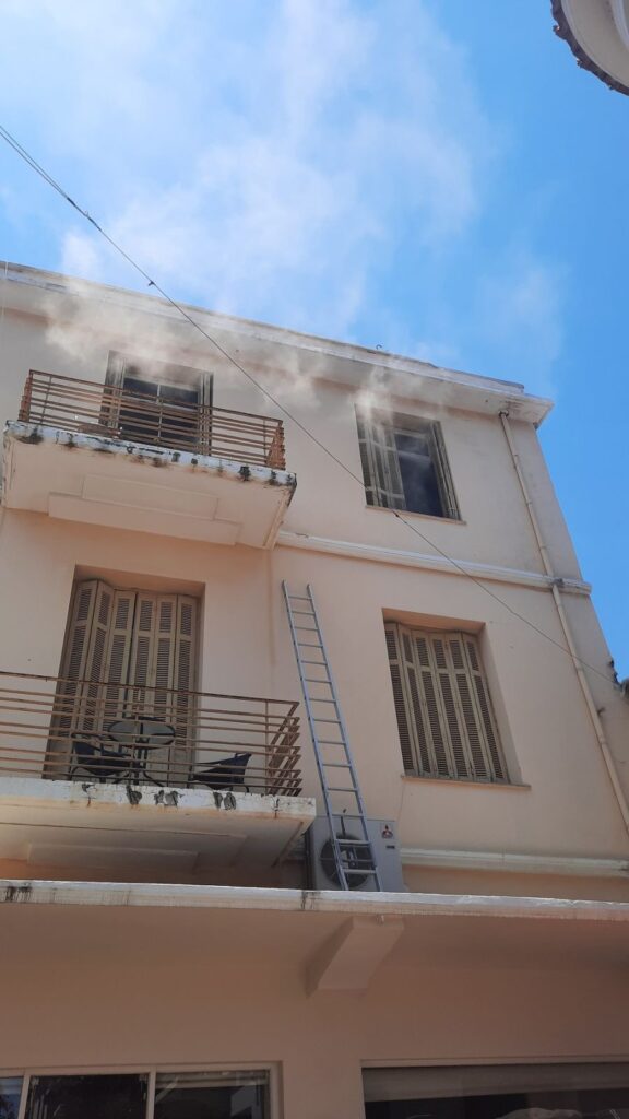 Πυρκαγιά στην οδό Σταϊκοπούλου στο Παλιό Ναύπλιο