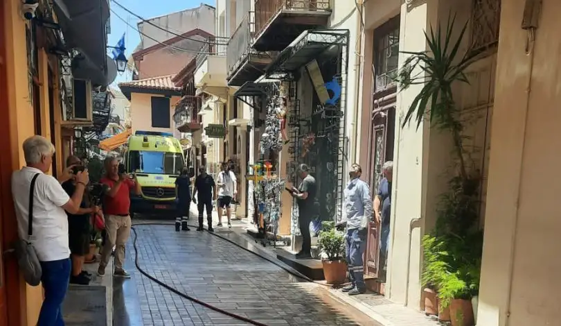 Τραγωδία στο Παλιό Ναύπλιο: Νεκρή γυναίκα από τη φωτιά στη Σταϊκοπούλου