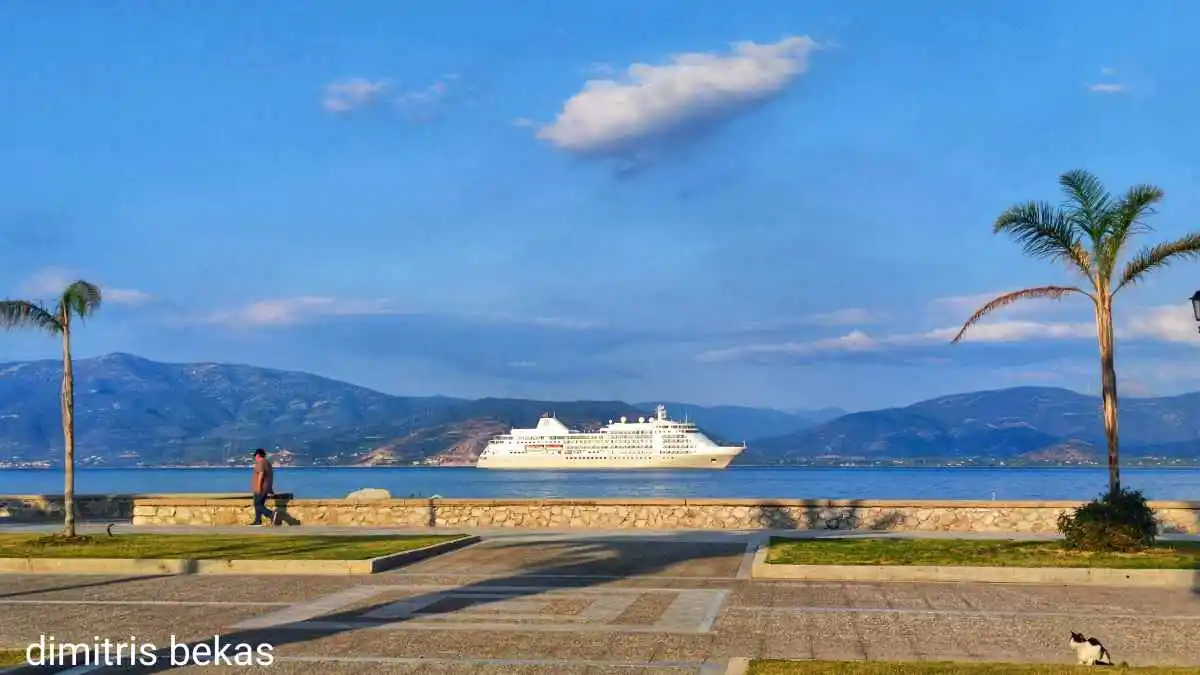 Το κρουαζιερόπλοιο Silver Moon επέλεξε την πόλη του Ναυπλίου