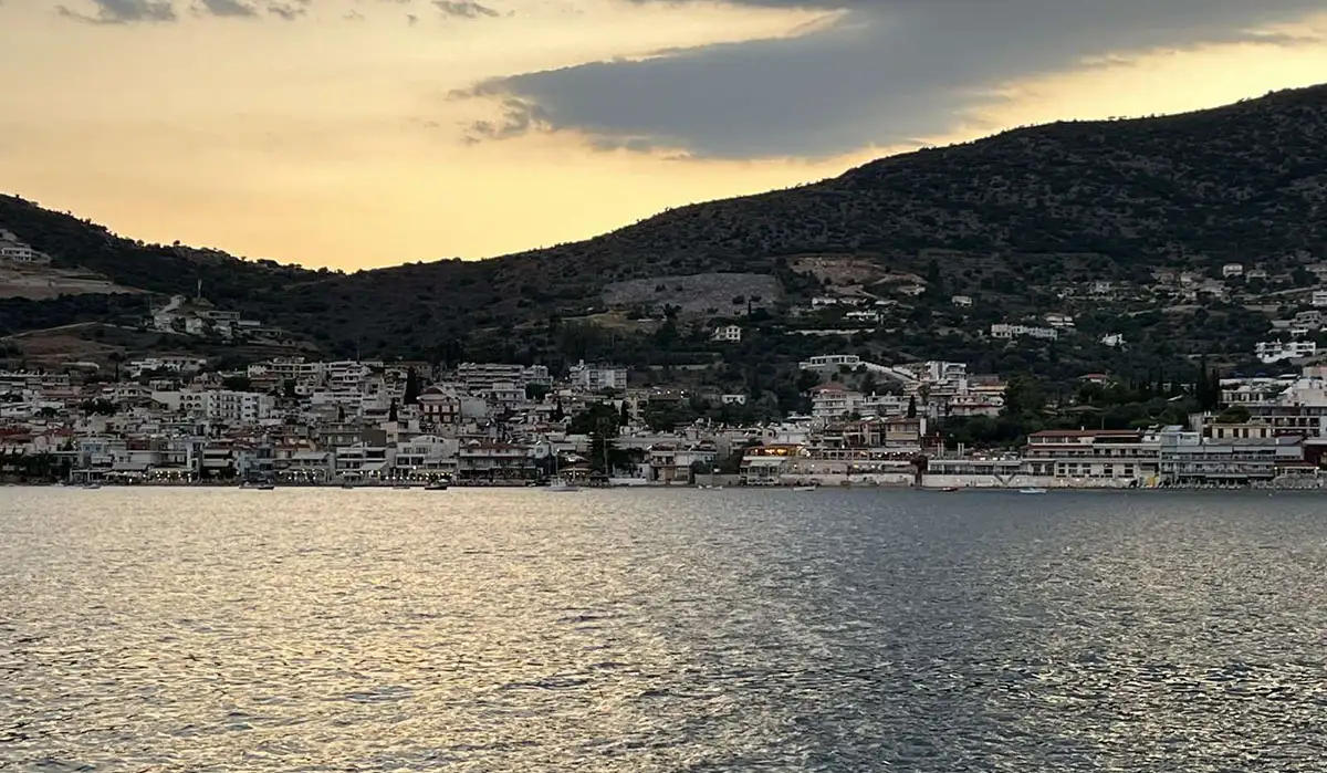 Καλοκαιρινή συναυλία στο Τολό με τους Group IN Therapy