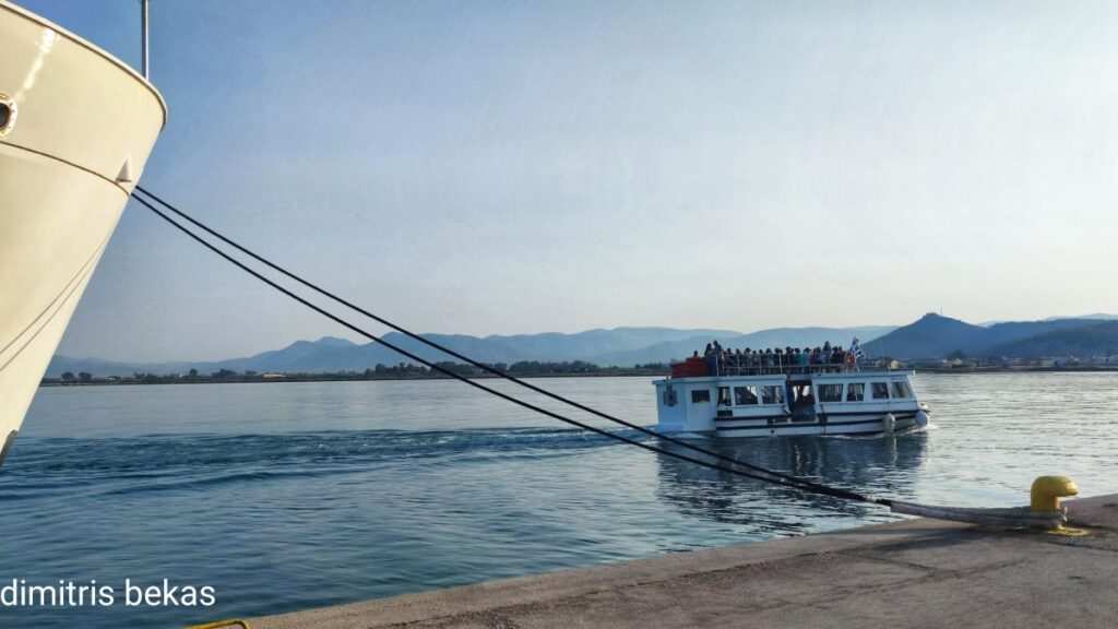 τουρίστες καραβάκι - touristes karavaki