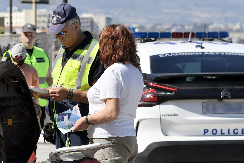 Τροχονομικοί έλεγχοι για κράνος
