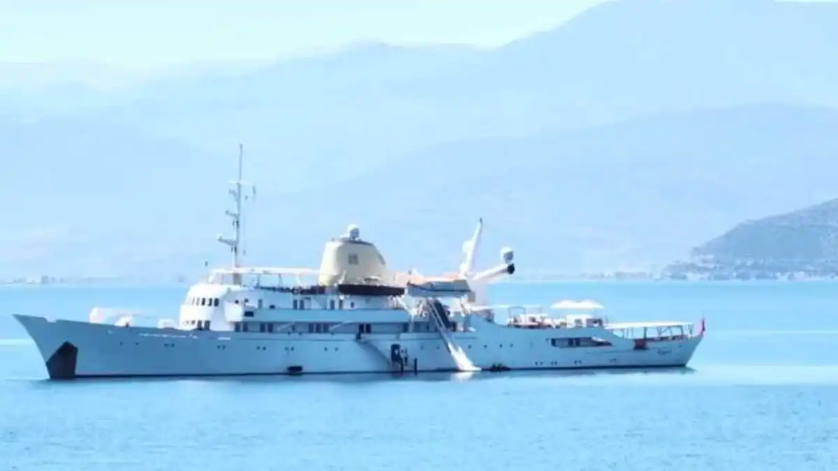 Η «CHRISTINA O» στο Ναύπλιο: Η θρυλική θαλαμηγός του Ωνάση αγκυροβόλησε στον κόλπο της Αρβανιτιάς