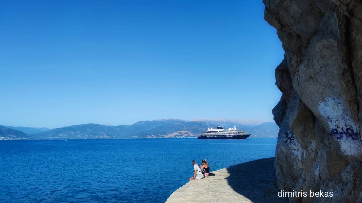 Explora I στο Ναύπλιο: Το πολυτελές κρουαζιερόπλοιο που μαγνήτισε τα βλέμματα