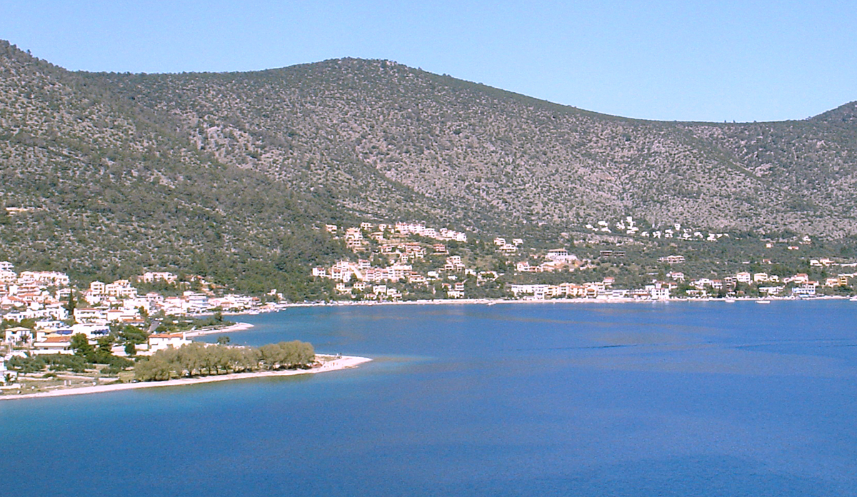 Κόρφος Κορινθίας: Ένα «ζωγραφιστό» επίνειο με θρυλικές μνήμες