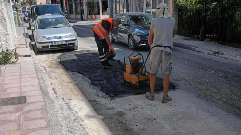 Εργασίες ασφαλτόστρωσης στο Άργος