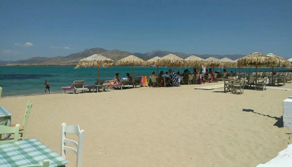 Η άνετη και γοητευτική παραλία μέσα στην Ελαφόνησο για να μην πας στον Σίμο