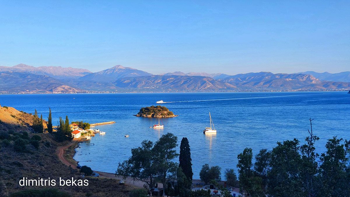 Αγκαλιά με τη θάλασσα: Μια ανατολή που ζωγραφίζει την Καραθώνα