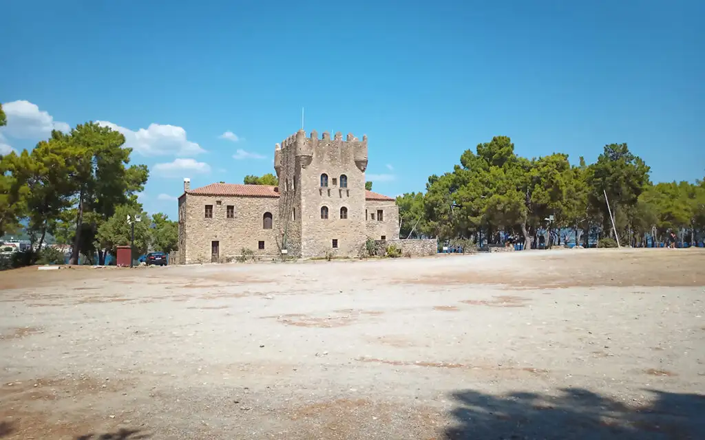 Κρανάη Γύθειο φάρος Πύργος Τζανετάκη
