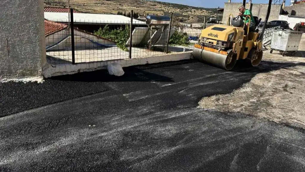 Επούλωση λακούβων στις Λίμνες