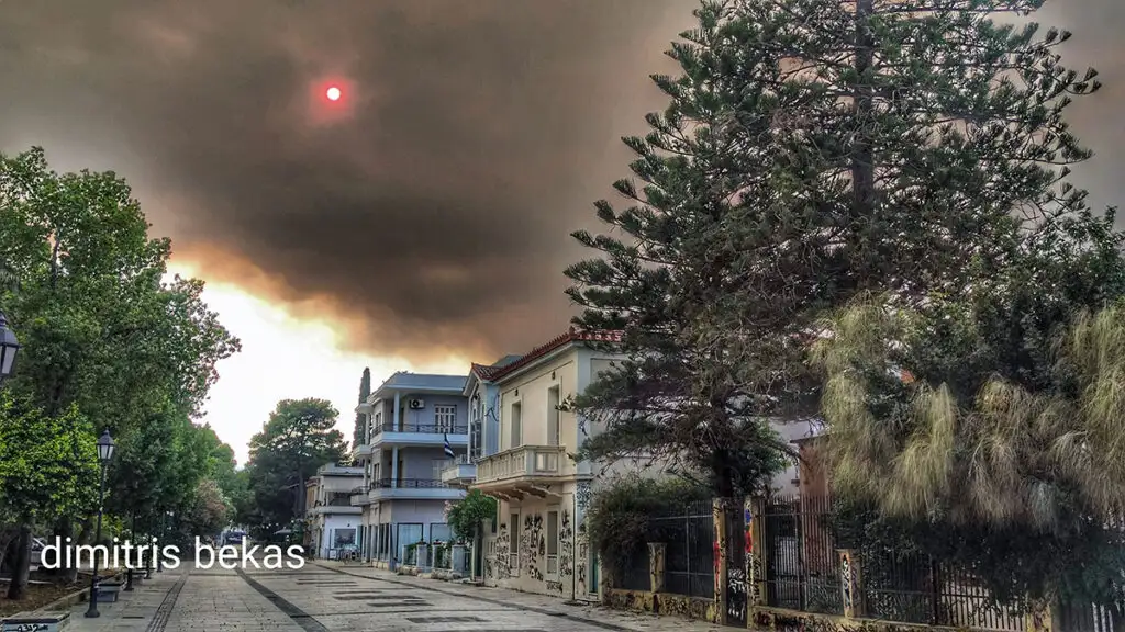 Εικόνα στο Ναύπλιο από τη φωτιά στον Φενεό