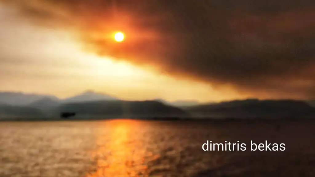 Εικόνα στο Ναύπλιο από τη φωτιά στον Φενεό