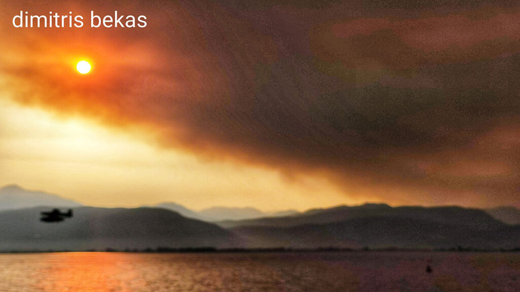 Εικόνα στο Ναύπλιο από τη φωτιά στον Φενεό