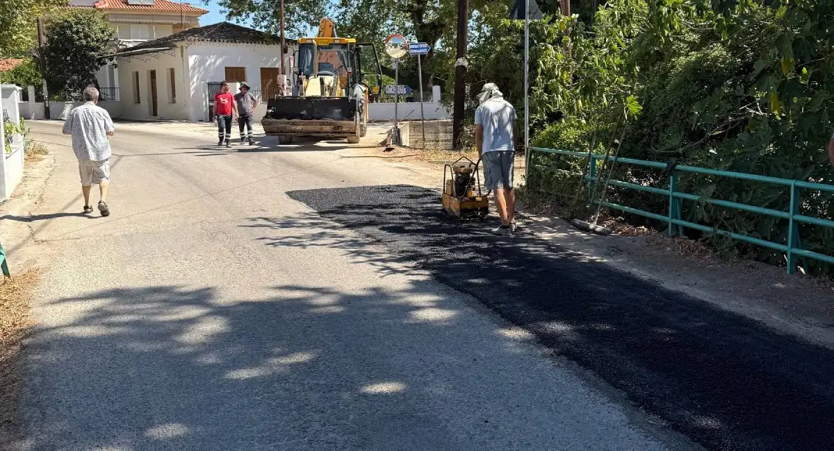 Ξεκίνησε η αποκατάσταση των δρόμων στον Δήμο Άργους – Μυκηνών: Επούλωση λάκκων μετά από 5 χρόνια εγκατάλειψης