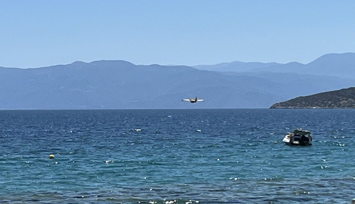 Σε ύφεση η φωτιά στις Κοκκινάδες Επιδαύρου – Επιχειρούν ισχυρές δυνάμεις
