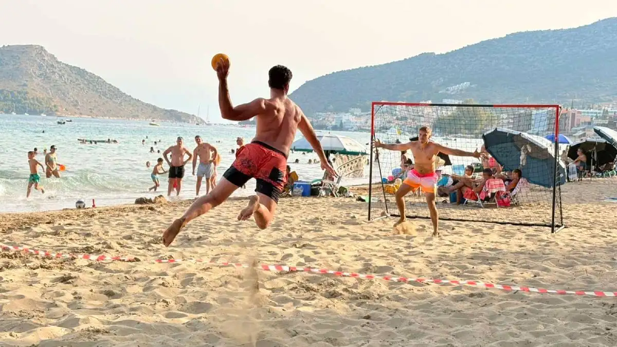 Beach Handball στο Τολό – Ο Πολυνίκης έφερε τον αθλητισμό στην καρδιά του καλοκαιριού