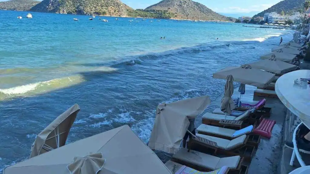 Τολό μερό μέχρι τις ξαμπλώστρες