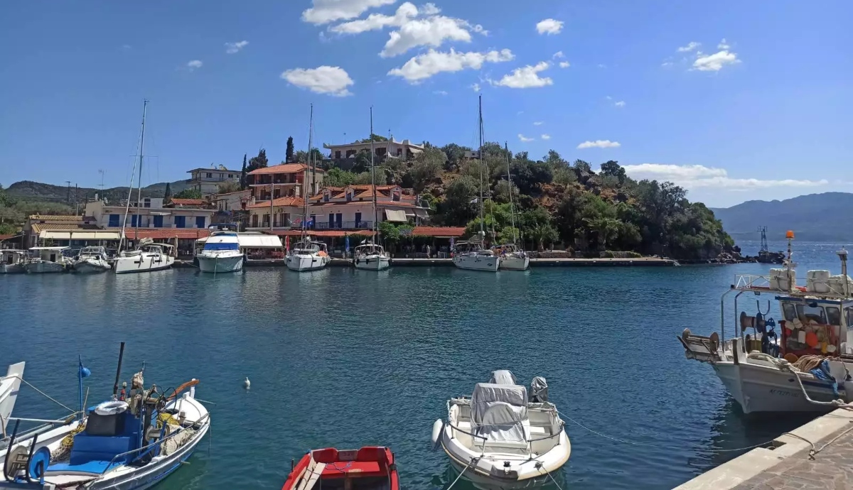 Βαθύ Μεθάνων: Μια αυθεντική όαση ηρεμίας στον Αργοσαρωνικό
