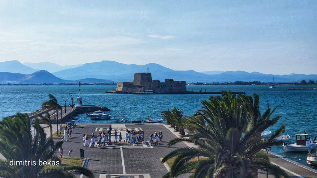 Χοροί στο λιμάνι του Ναυπλίου