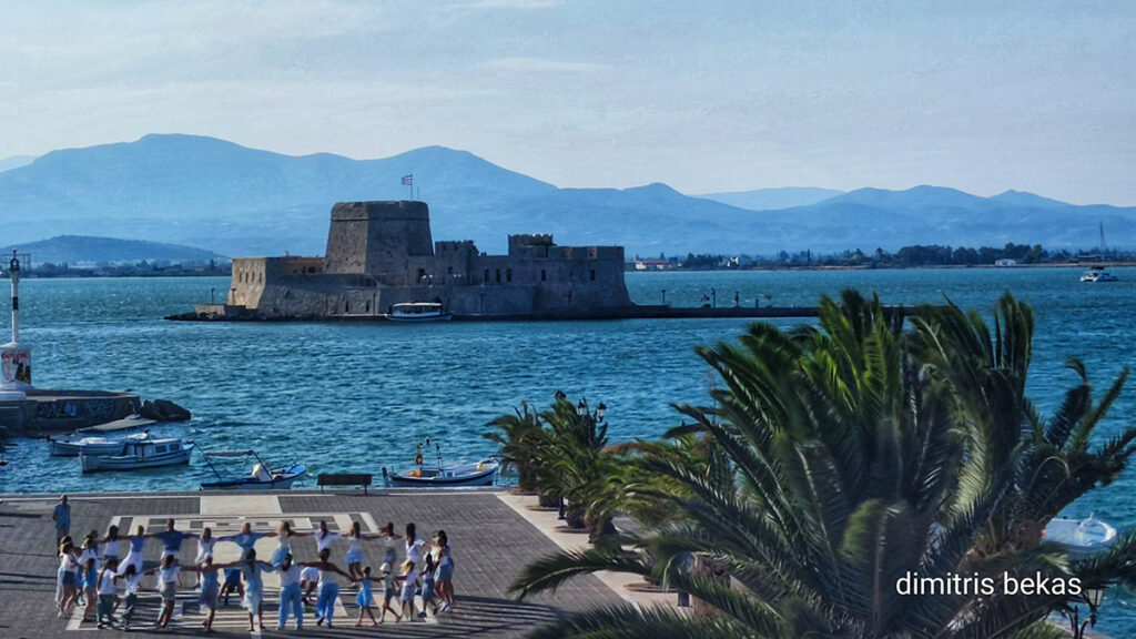 Χοροί στο λιμάνι του Ναυπλίου