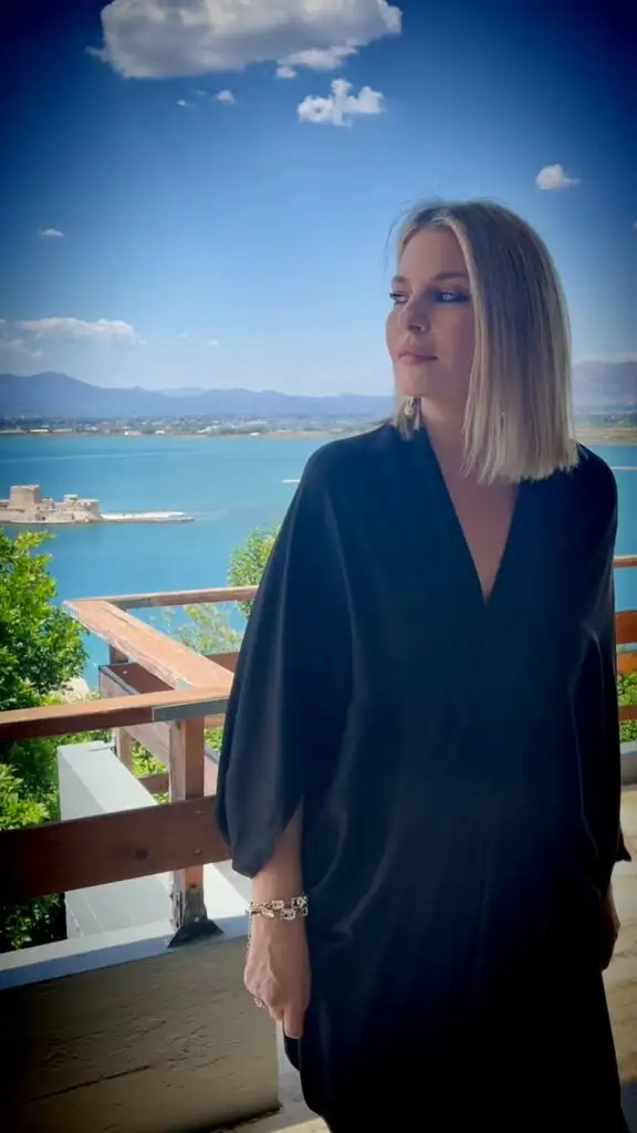 Να μ΄αγαπάς Ελισάβετ Μουτάφη img 6445
