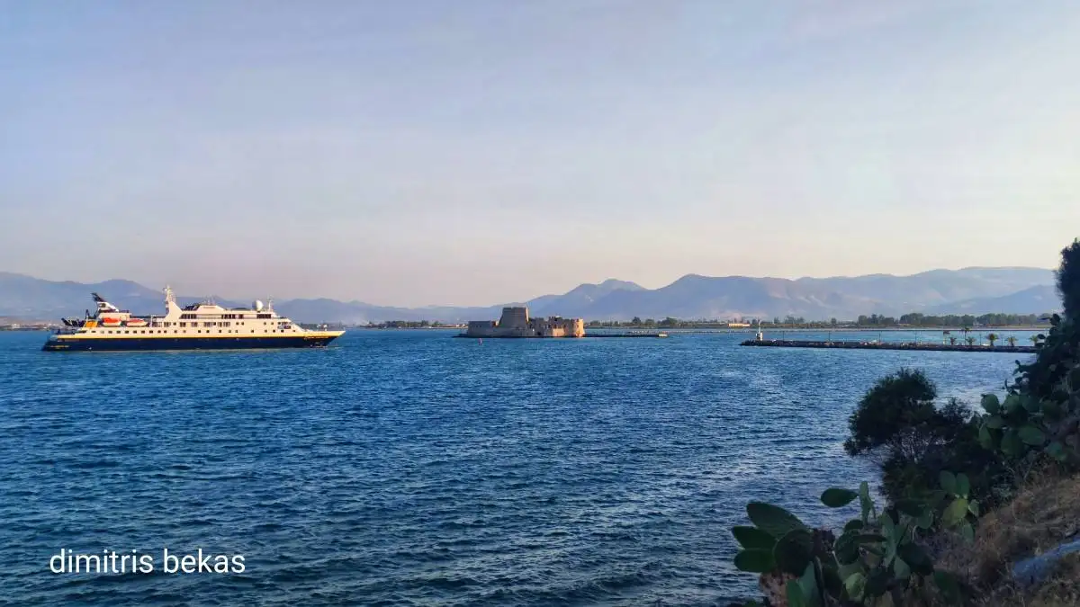 National Geographic Orion και Sea Cloud μαγεύουν το Ναύπλιο