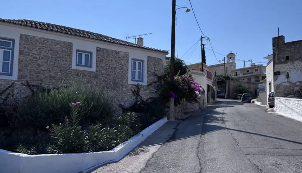 Αισθητικές παρεμβάσεις στο Κρανίδι