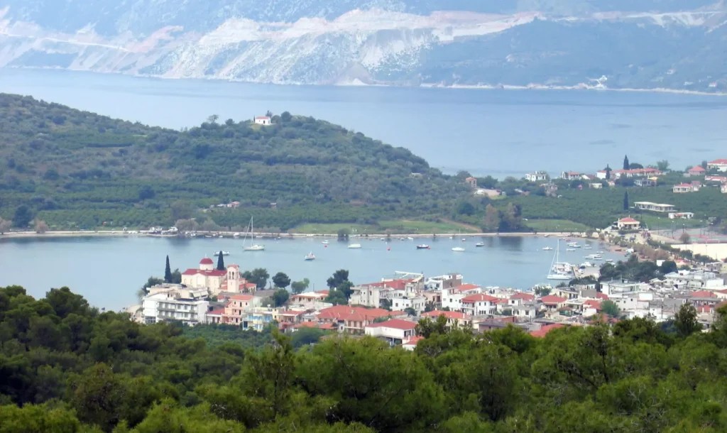 Επίδαυρος: «Μεμονωμένα τα περιστατικά μη εξυπηρέτησης» – Τι απαντά ο δήμος για την εστίαση