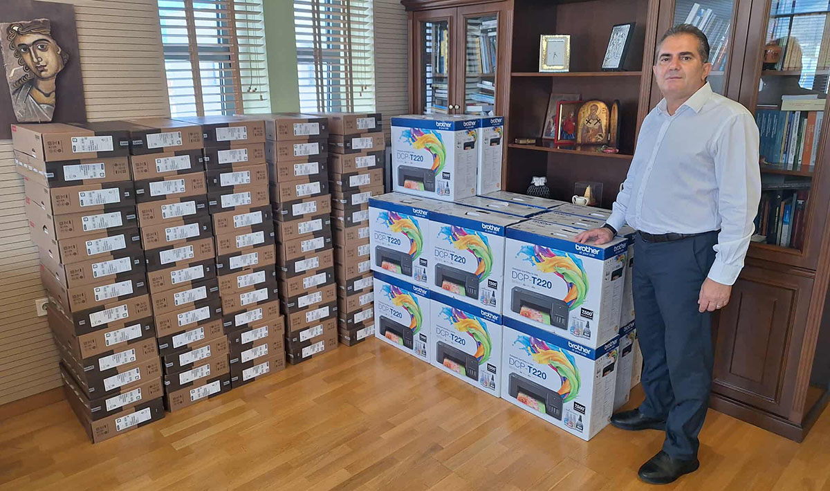 Άγνωστος δώρισε 65 laptops και 20 εκτυπωτές σε σχολεία του Δήμου Καλαμάτας