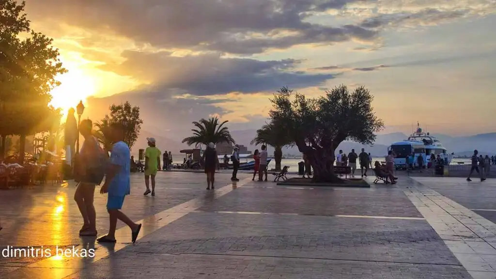 Ηλιοβασίλεμα Αυγούστου στο Ναύπλιο