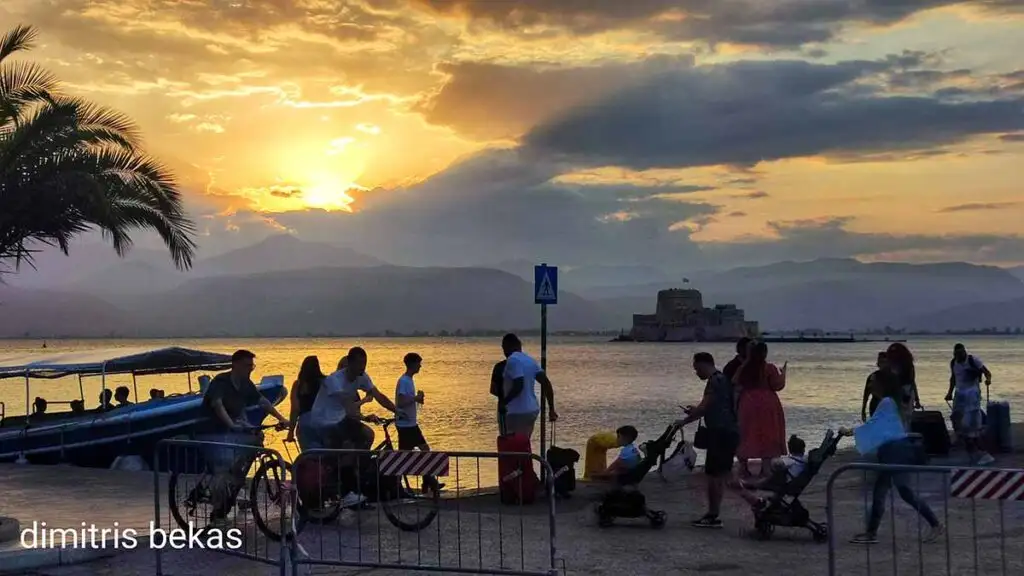 Ηλιοβασίλεμα Αυγούστου στο Ναύπλιο