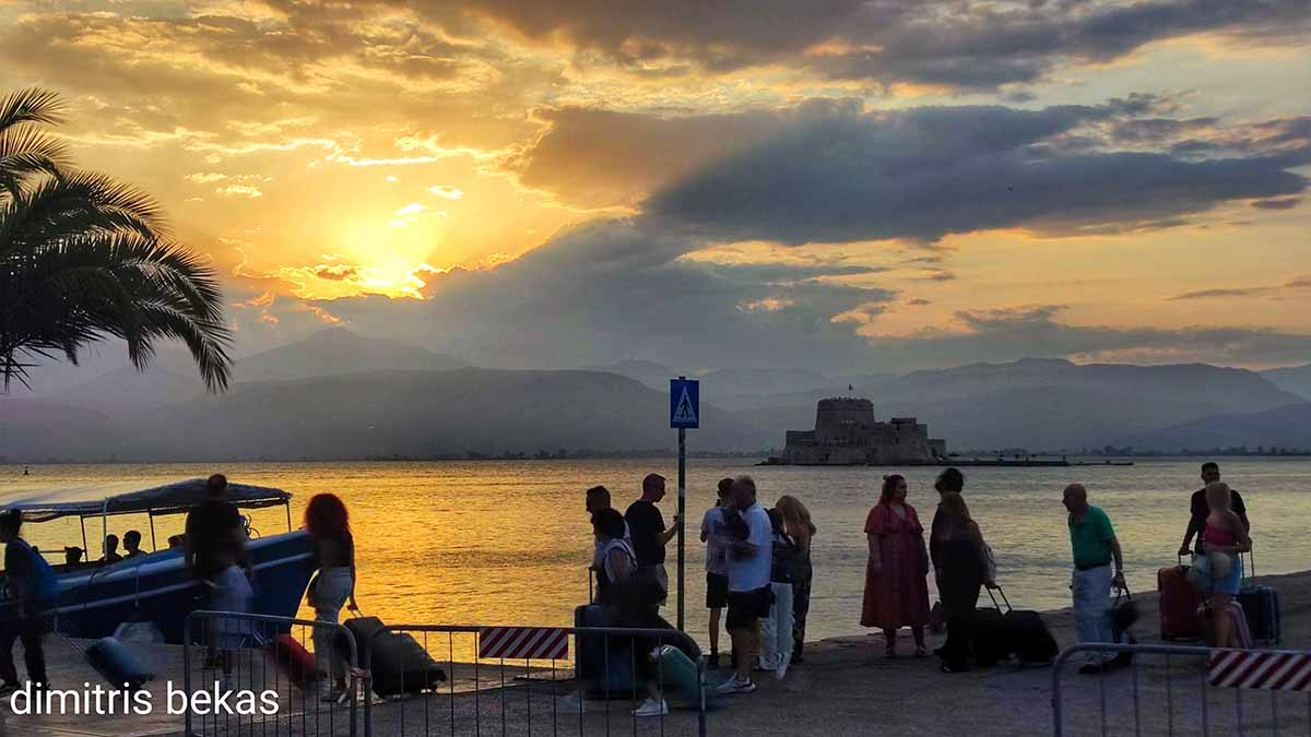 Ο Αύγουστος ζωγραφίζει το Ναύπλιο με τα ωραιότερα χρώματα (Εικόνες)