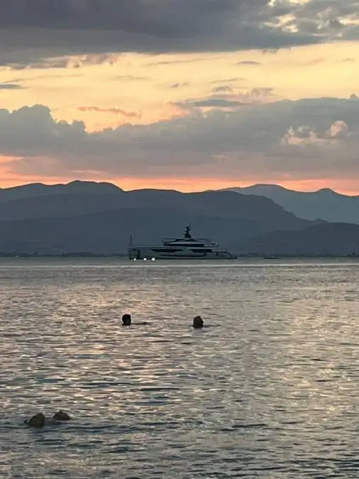 Καραθώνα κόσμος