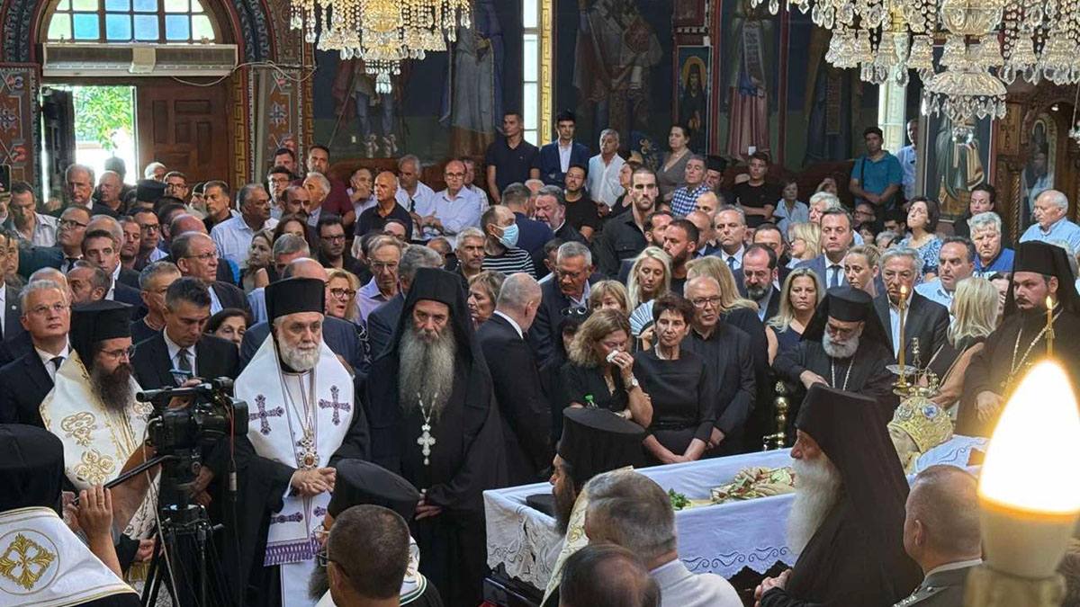 Η Κορινθία αποχαιρέτησε τον πνευματικό της πατέρα Μητροπολίτη Διονύσιο