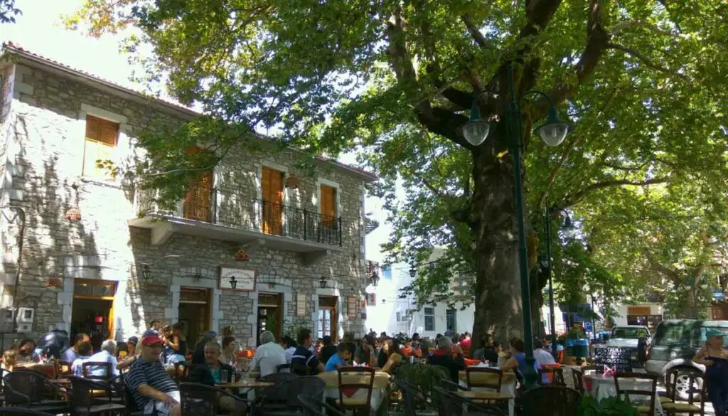 Πλατεία Κοσμά Αρκαδίας κόσμος