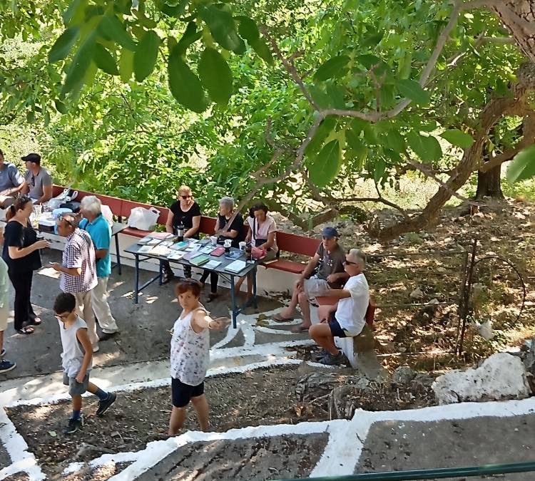 Τα Γεράκια στη Μάκραινα: Μια μέρα χωριού, γεμάτη δροσιά, ιστορίες και γεύσεις