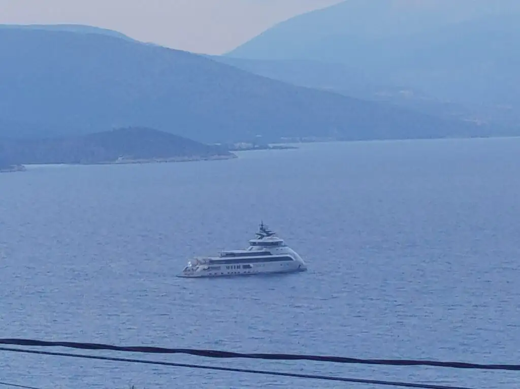 olivia o Τολό
