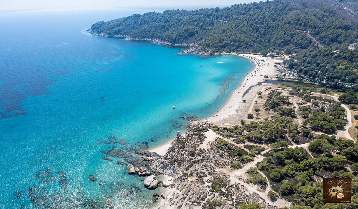 Πλατανίτσι: Ένας μικρός παράδεισος με τιρκουάζ νερά και χρυσαφένια άμμο