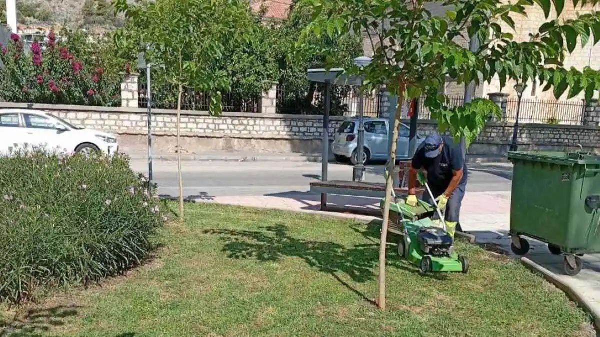 Σε πλήρη δράση όλο το καλοκαίρι η Υπηρεσία Πρασίνου του Δήμου Άργους – Μυκηνών