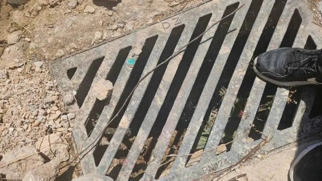 σπασμένος σωλήνας νερά Τολό
