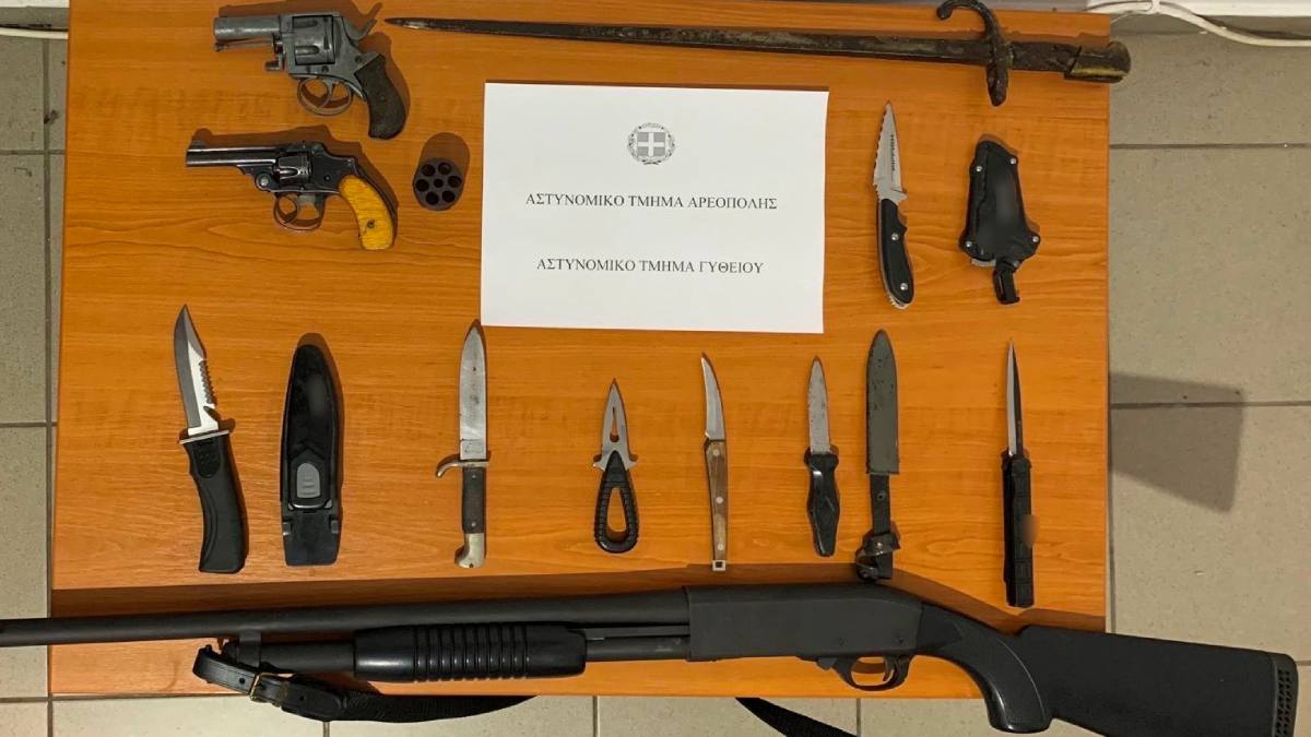 Αρεόπολη: Δικογραφία σε βάρος 64χρονου για παράνομη οπλοκατοχή – Κατασχέθηκαν όπλα και μαχαίρια