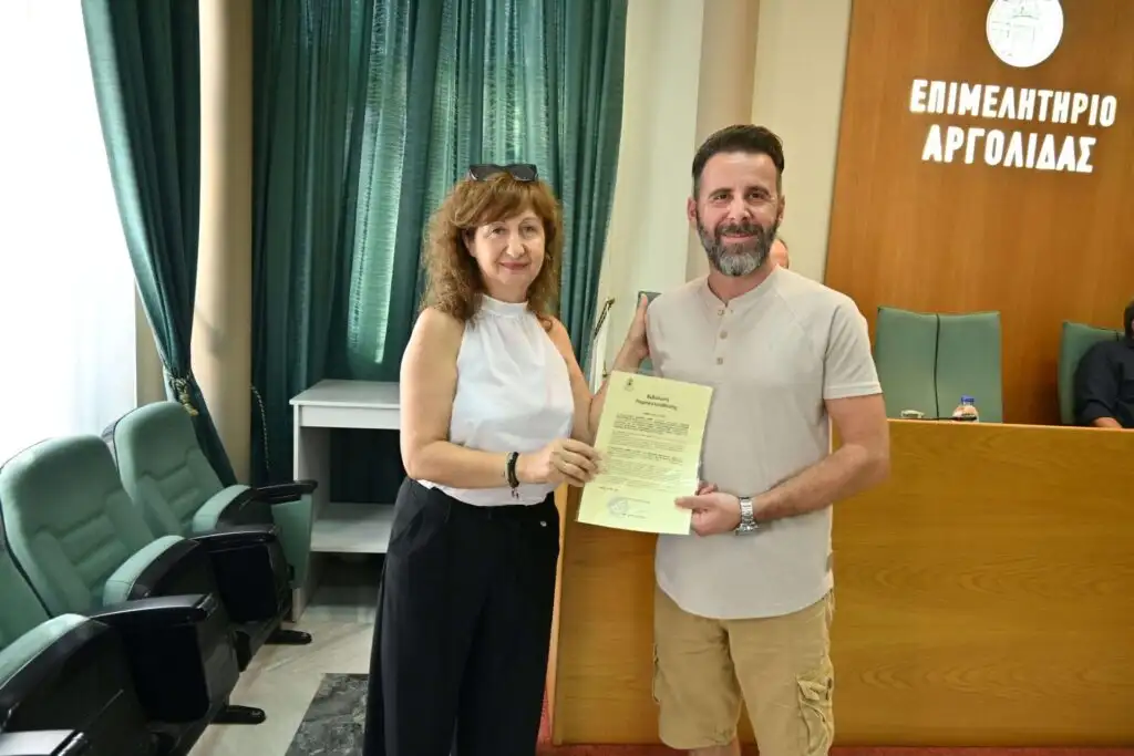 Απονομή βεβαιώσεων από το Επιμελητήριο Αργολίδας στους επιτυχόντες προγράμματος