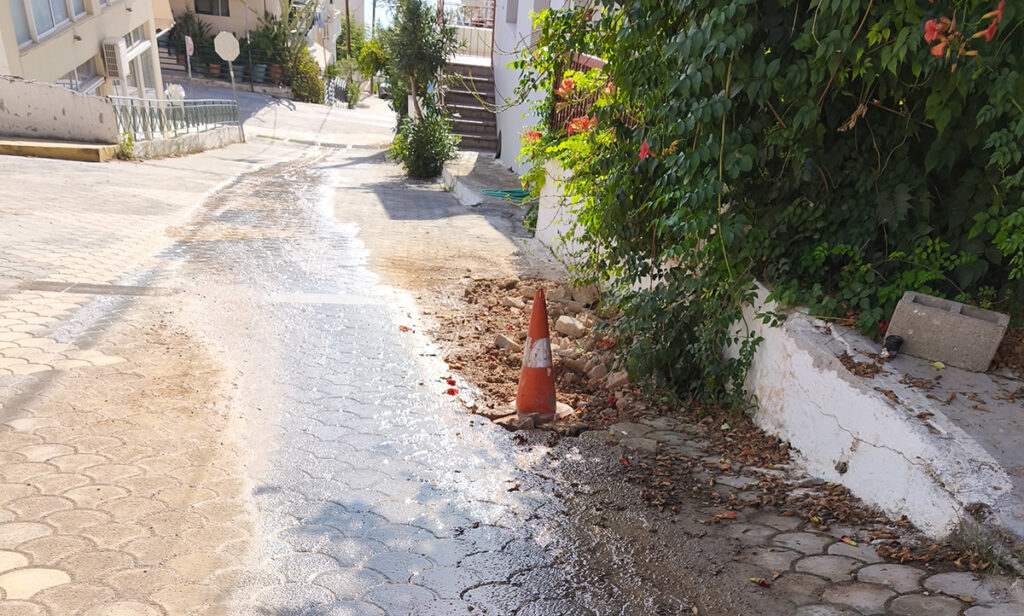 Σοβαρή διαρροή νερού στο Τολό