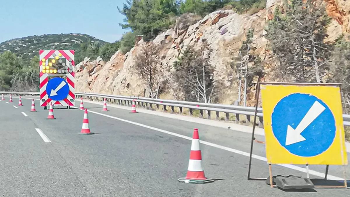 Κορινθία: Έπεσαν οι υπογραφές για έργα 1,63 εκατ. ευρώ – Παρεμβάσεις σε οδικό δίκτυο και αντιπλημμυρική προστασία