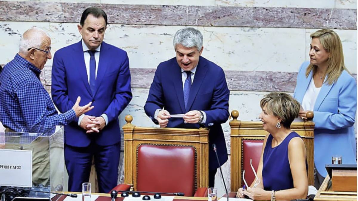 Οδυσσέας Κωνσταντινόπουλος: «Είμαι ένας κεντρώος πολιτικός και πάντα ΠΑΣΟΚ» – Τέλος στα σενάρια μεταγραφής στη ΝΔ