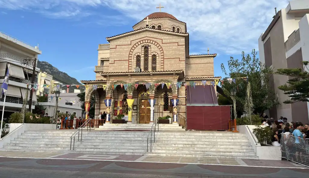 Το Λουτράκι γιορτάζει την Πολιούχο του «Παναγία Γιάτρισσα»