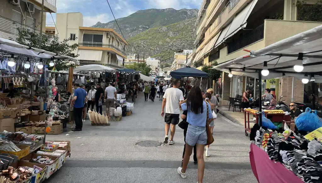Το Λουτράκι γιορτάζει την Πολιούχο του «Παναγία Γιάτρισσα»