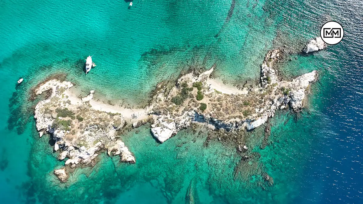 Δύο μυστικές παραλίες της Σαλαμίνας αποκαλύπτονται σε όσους τολμούν