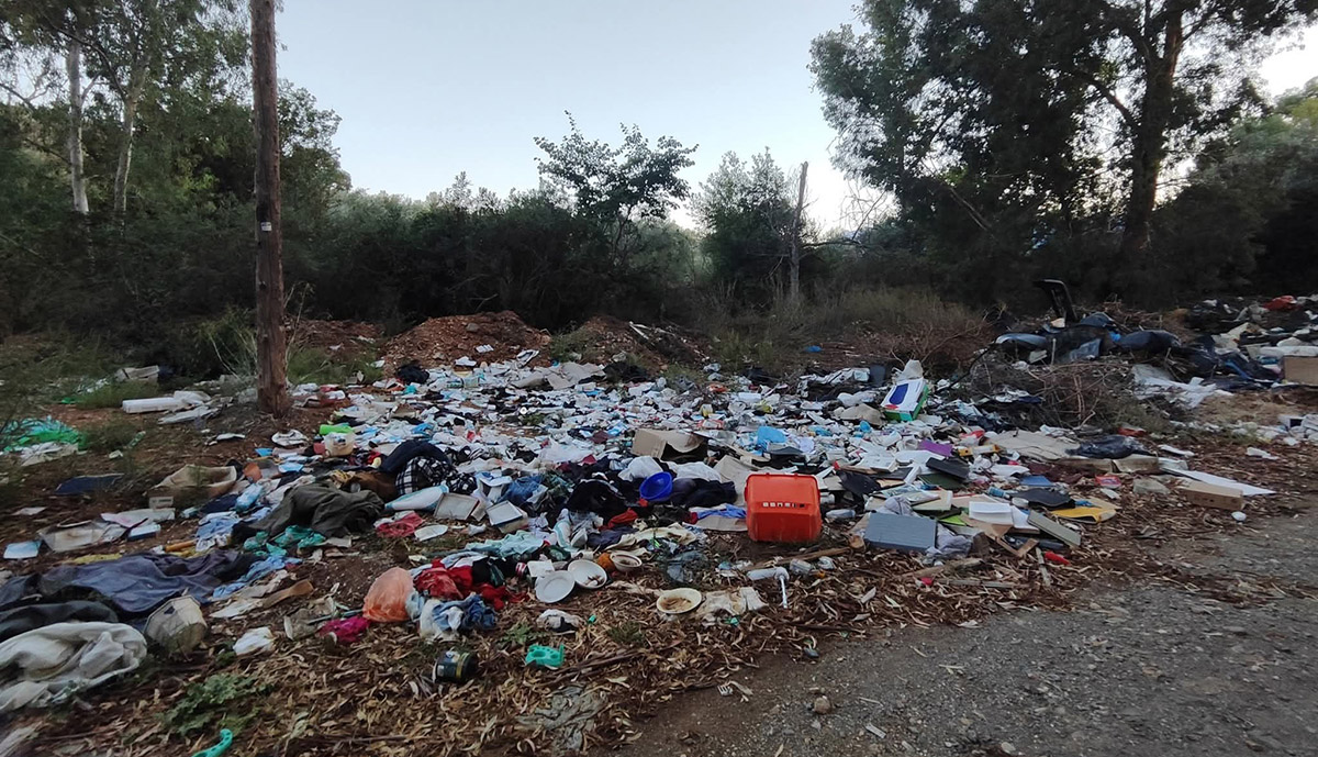 Αυτοσχέδια χωματερή απειλεί το περιβάλλον στη Λακωνία