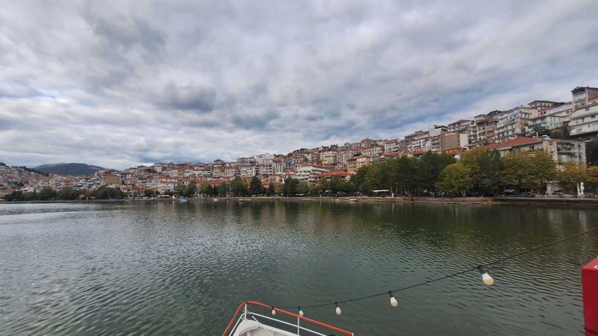 Από τα Καλάβρυτα έως την Καστοριά: 6 γιορτινοί προορισμοί τελευταίας στιγμής